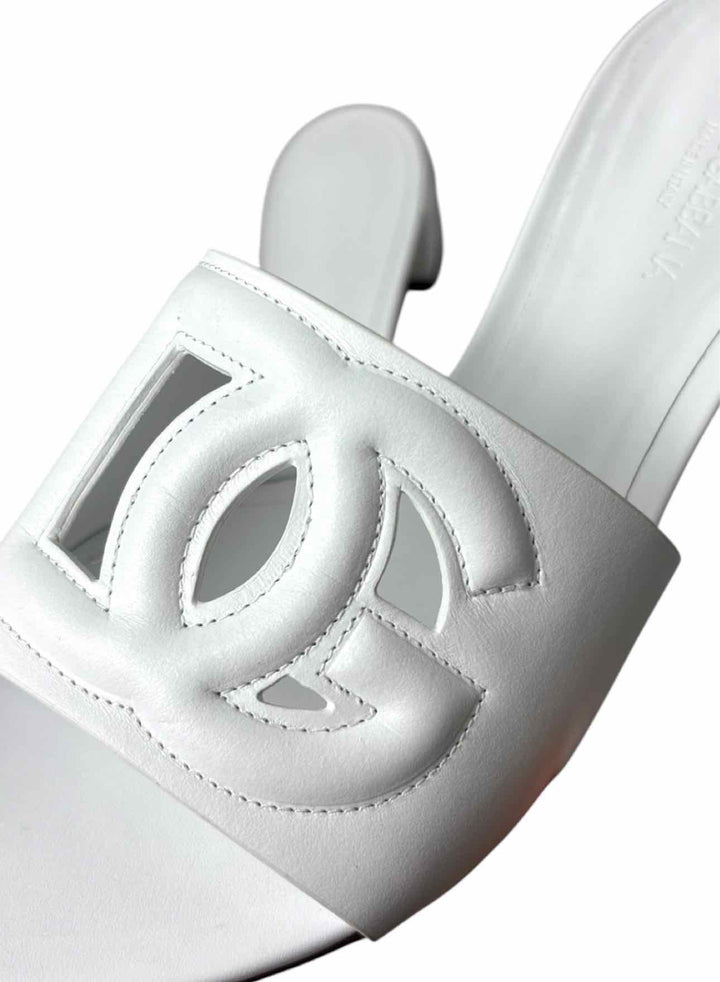 Dolce & Gabbana Size 39 Bianco Leather Logo Slide Sandals