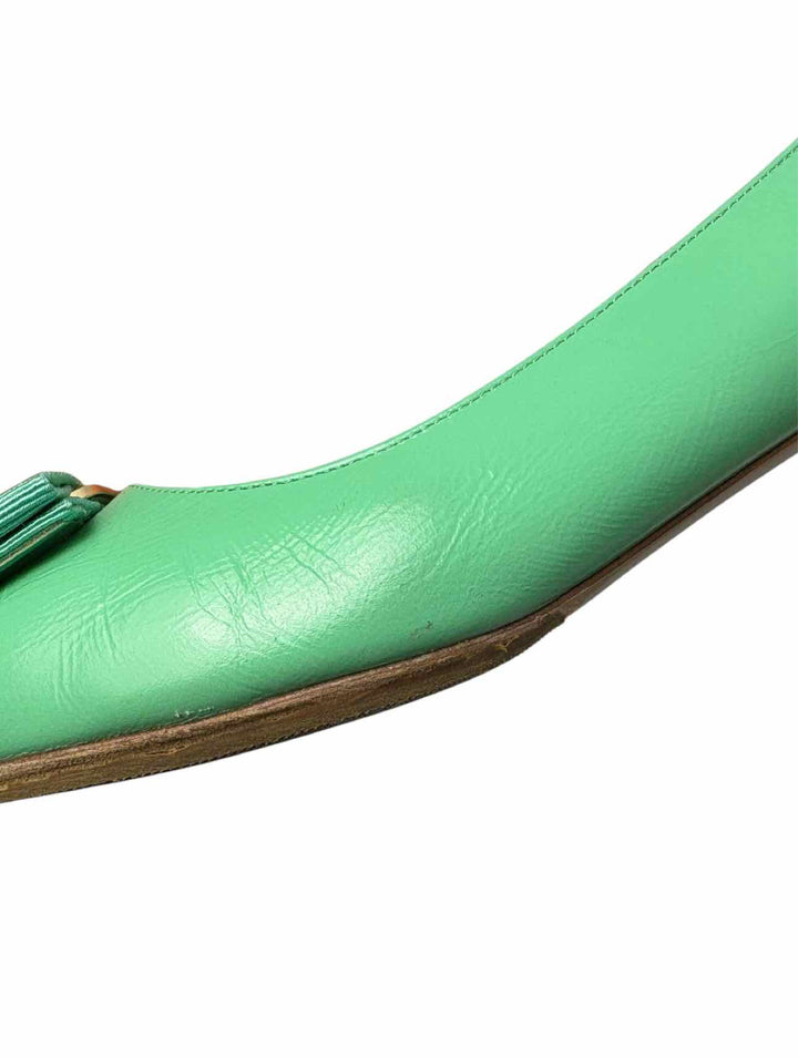 Ferragamo Size 8 Vara Leather Logo Bow Pumps