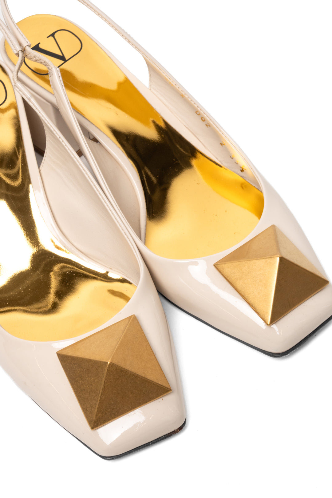 Valentino Size 36 One Stud Patent Leather Slingback Pumps
