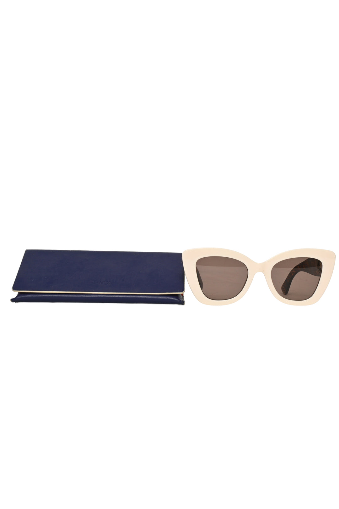 Fendi Size OS F is Fendi Cat Eye Sunglasses