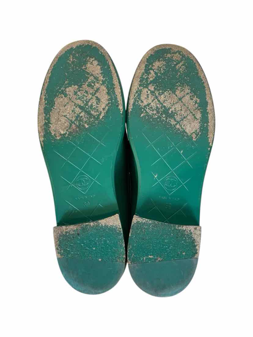 Chanel Size 39 Quilted Turnlock CC Loafers