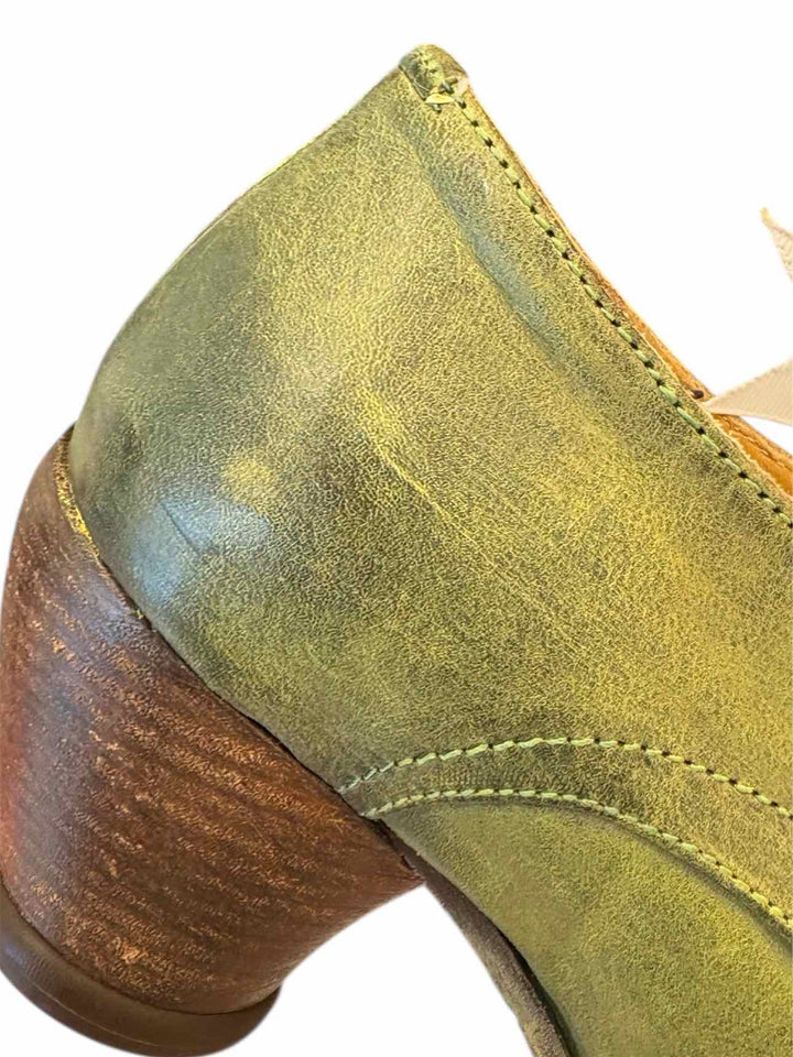 Fluevog Size 7.5 Pumps