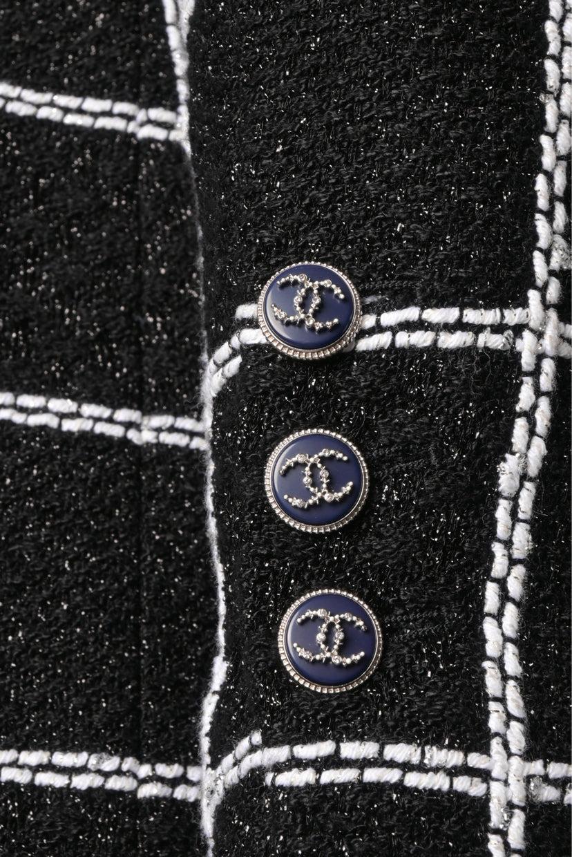 Chanel Size 38 Double Breasted Tweed Jacket