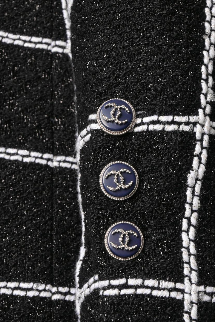 Chanel Size 38 Double Breasted Tweed Jacket