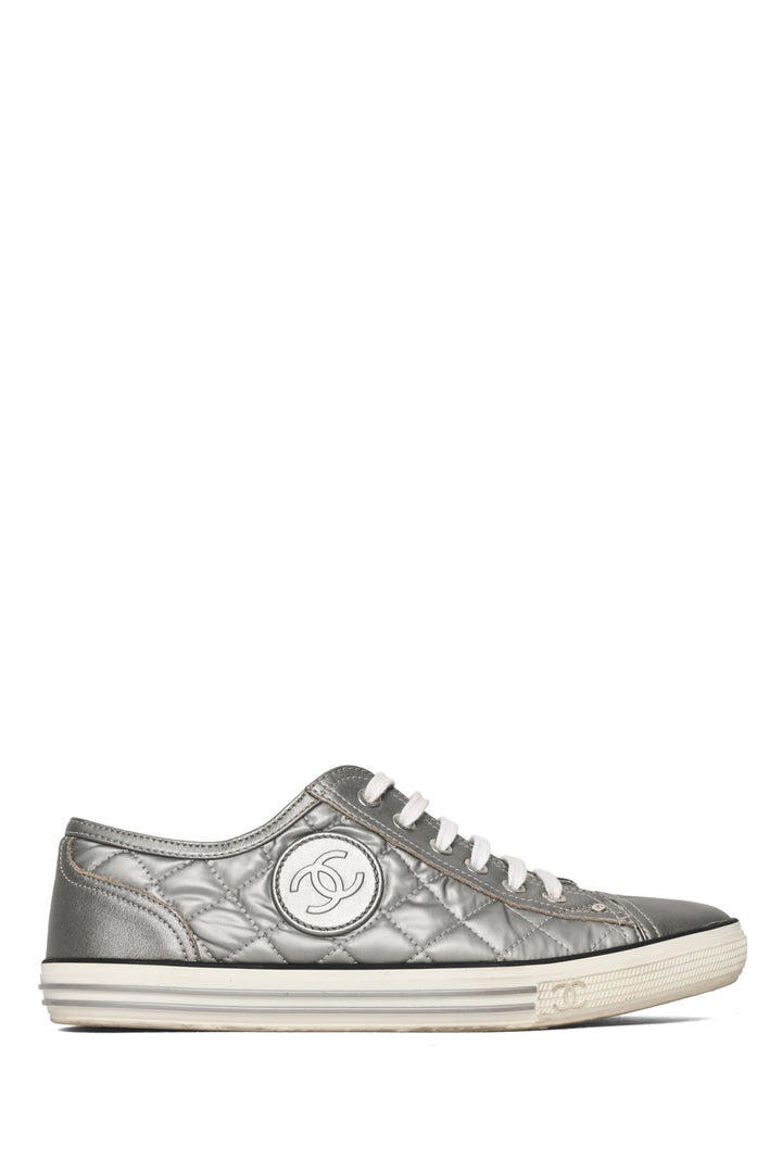 Chanel Size 39 Metallic Leather & Nylon Quilted CC Low Top Sneaker