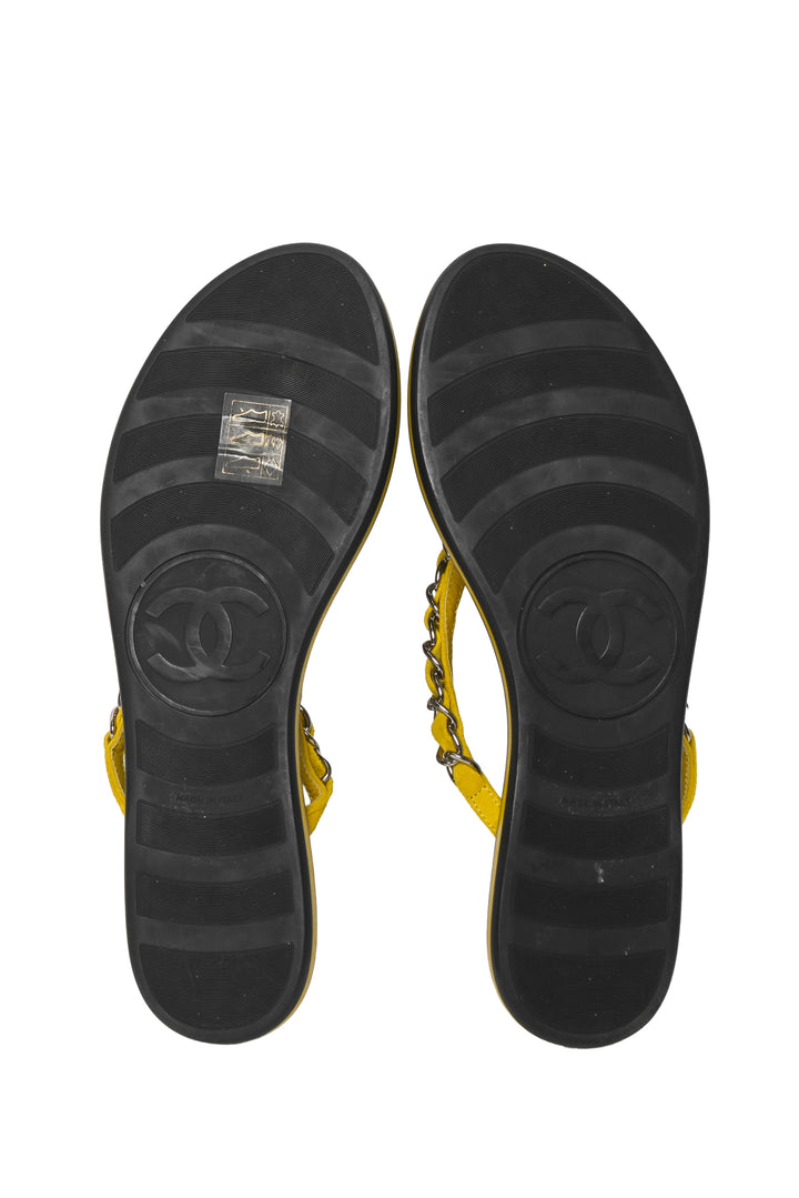 Chanel Size 38 2015 Interlocking CC Logo Thong Sandals