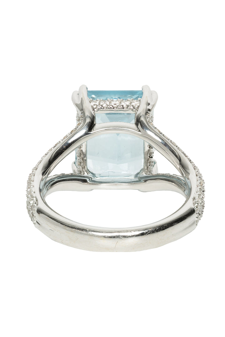 Lugaro Size 7 18K White Gold Diamond and Aquamarine Ring