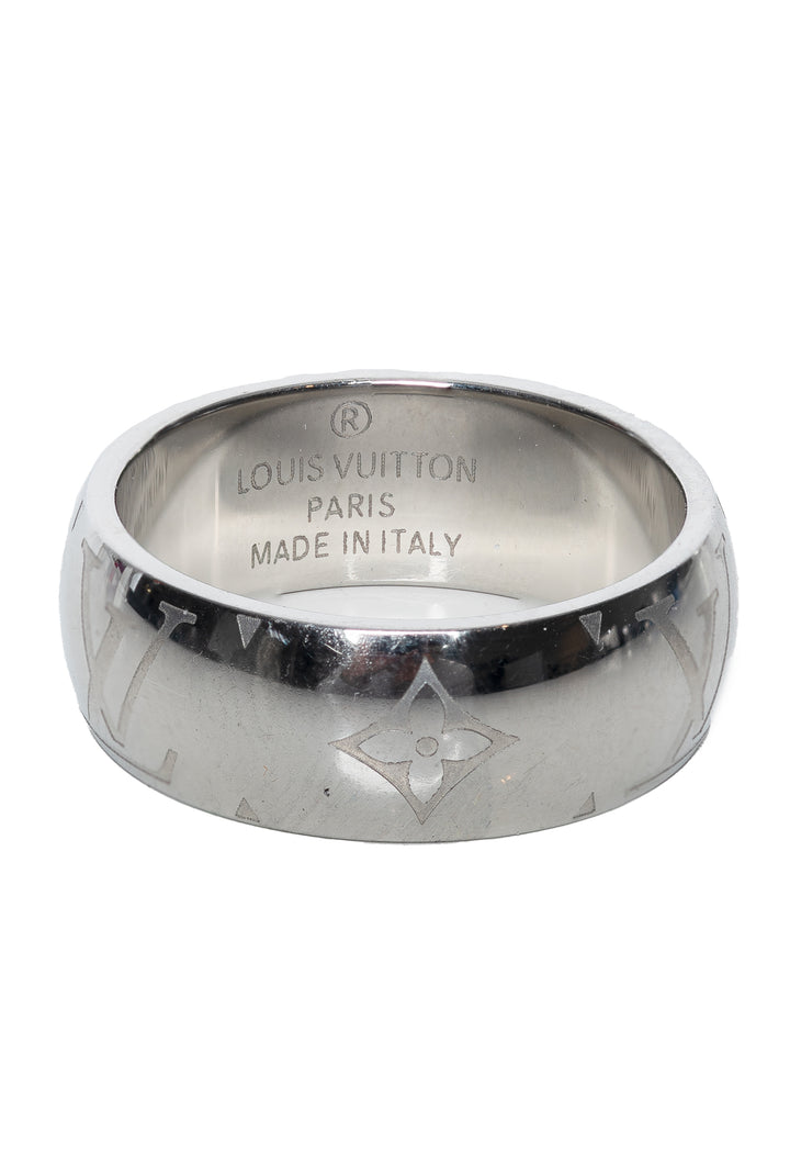 Louis Vuitton Size M Monogram Band Ring