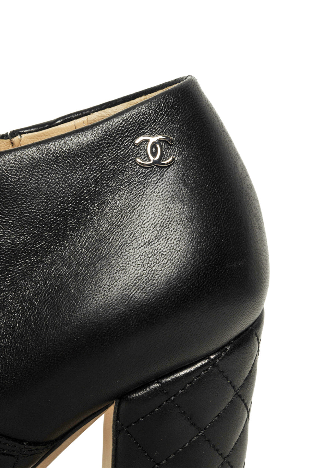 Chanel Size 38.5 Quilted Lambskin Ankle Boots