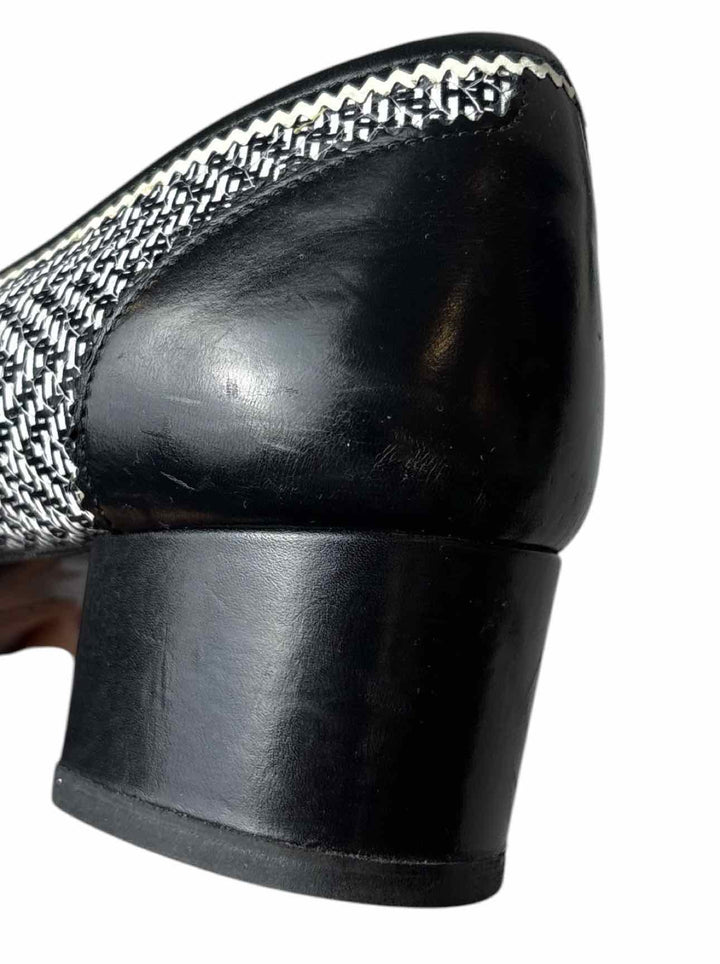 Ferragamo Size 8 Vara Leather Pumps