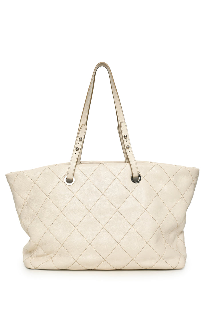 Chanel 2009-2010 On The Road Tote
