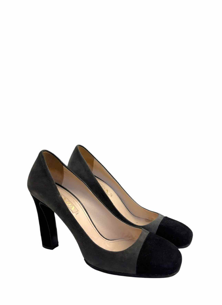 Prada Size 37.5 Pumps