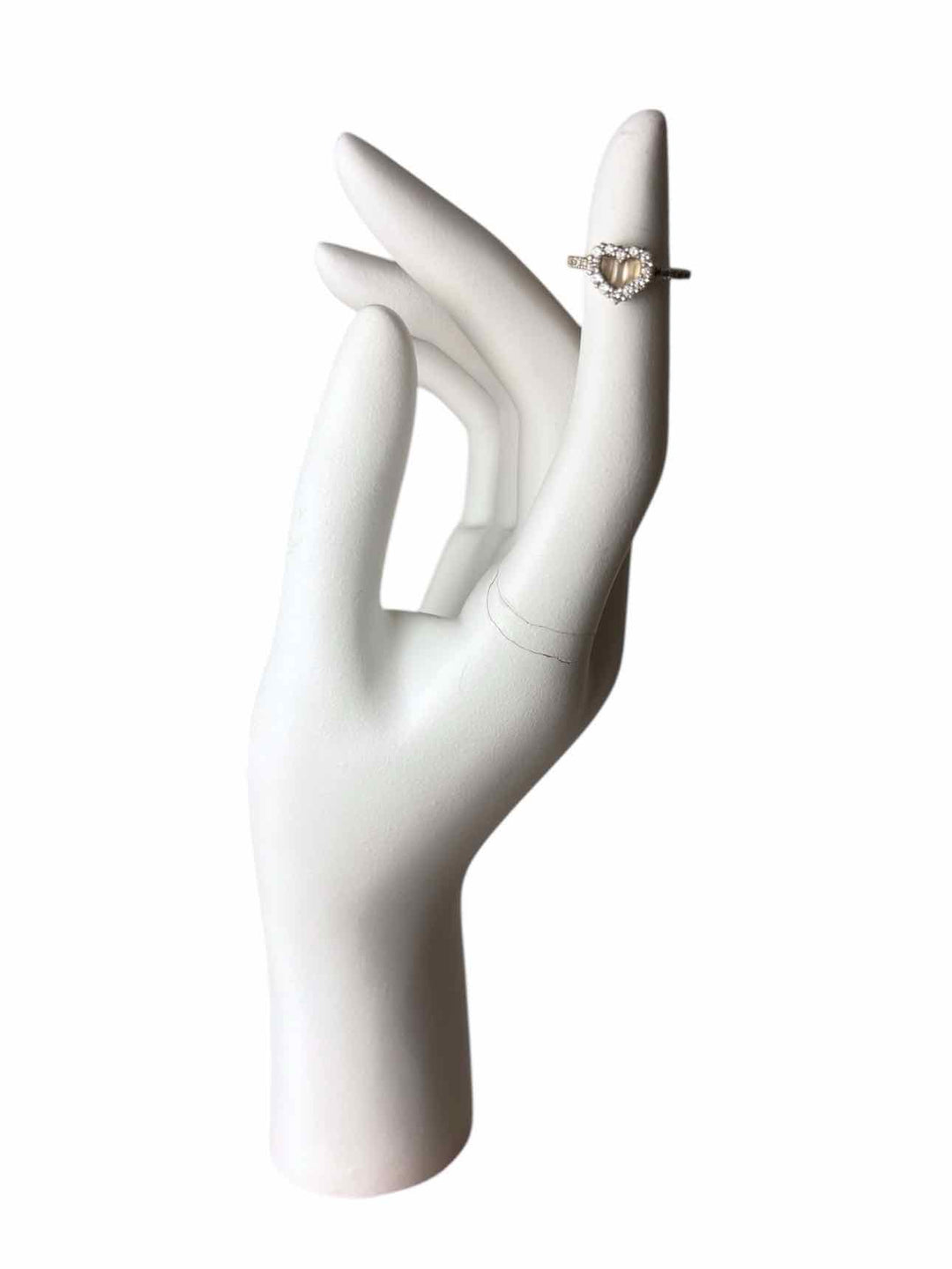 Gregg Ruth Size 4 18K White Gold & Diamond Heart Ring