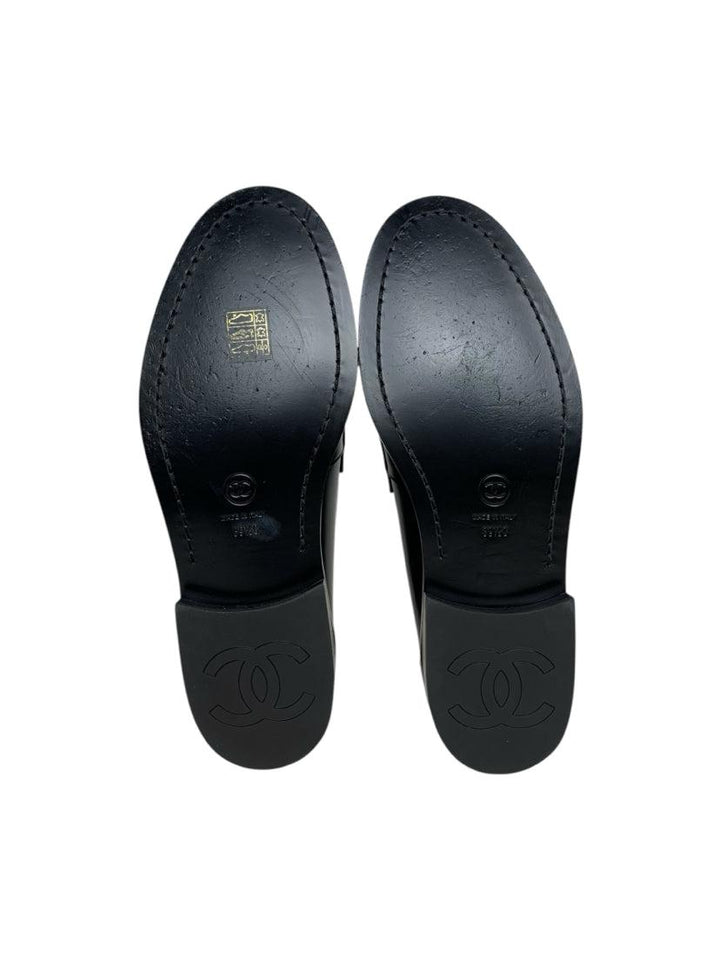 Chanel Size 39.5 CC Logo Two Tone Smooth Leather Loafers