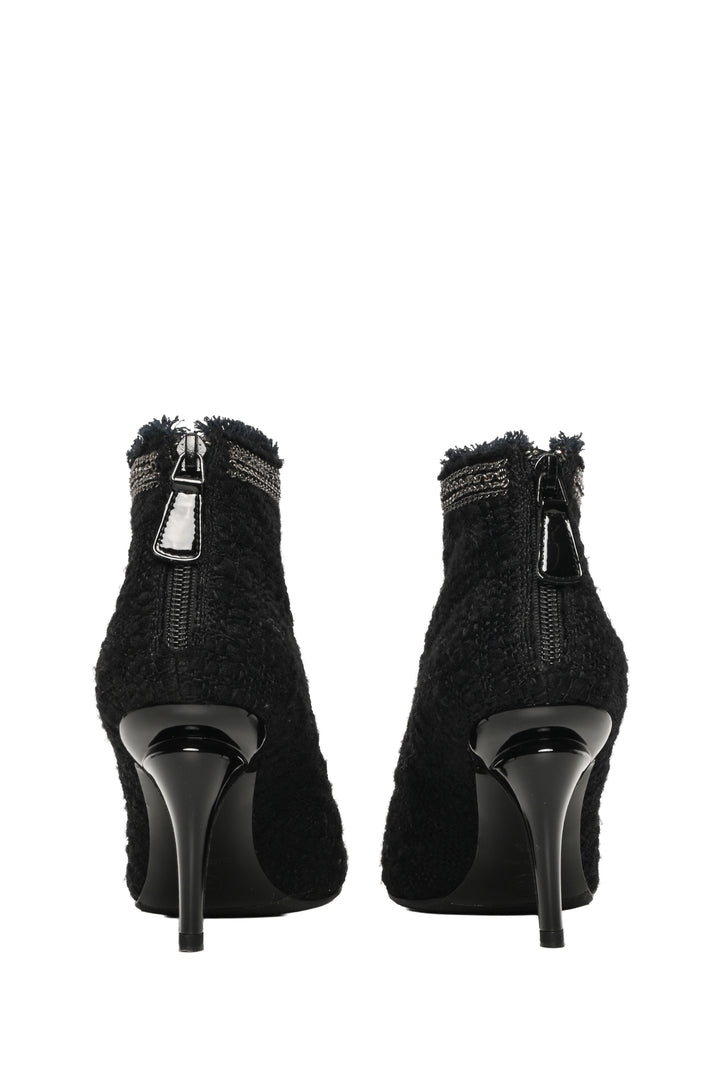 Chanel Size 39.5 Tweed Interlocking CC Cap Toe Ankle Boots