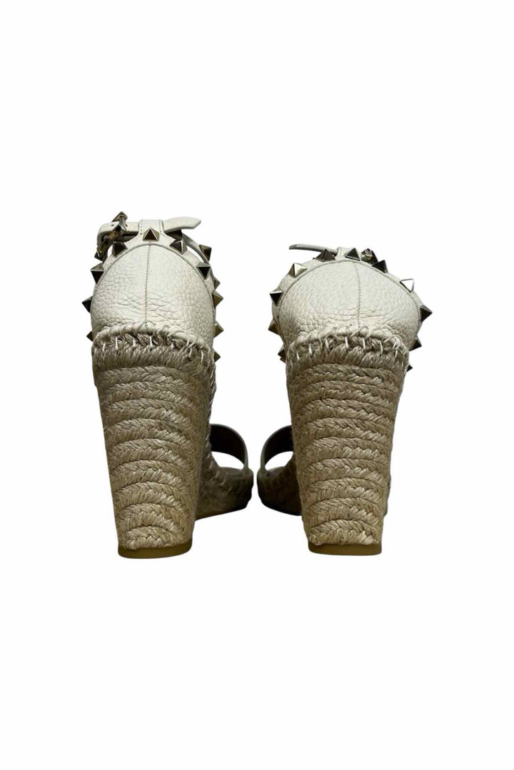 Valentino Size 38 Sandals
