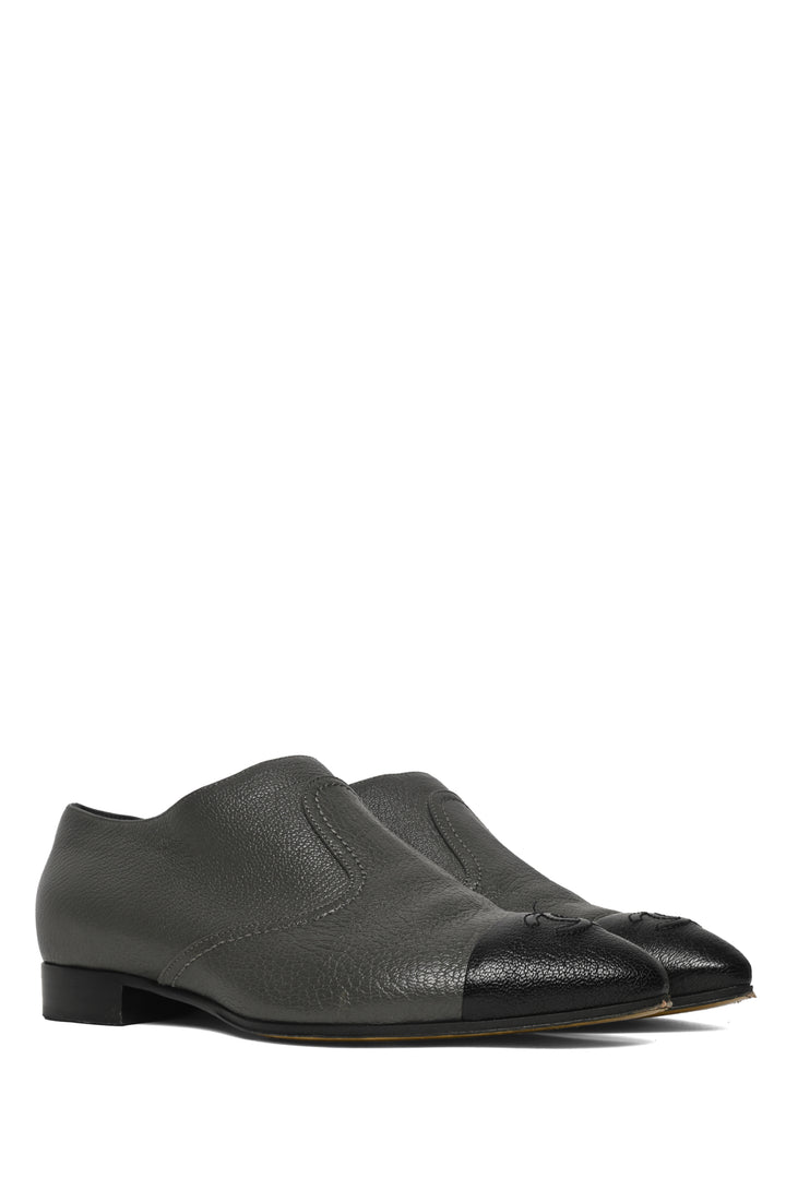 Chanel Size 37.5 Interlocking CC Logo Leather Oxfords