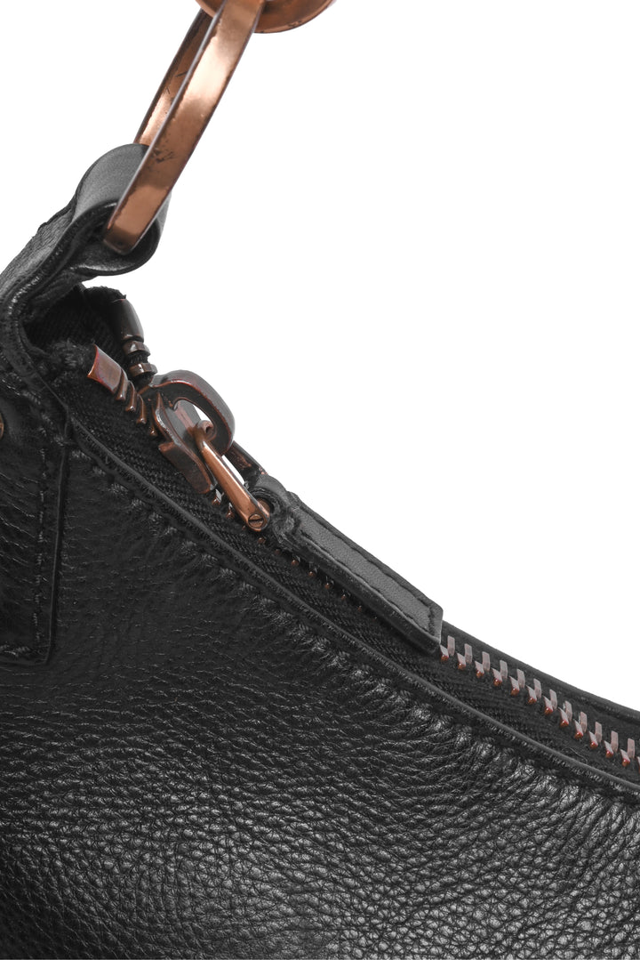 Gucci Clasp Leather Shoulder Bag