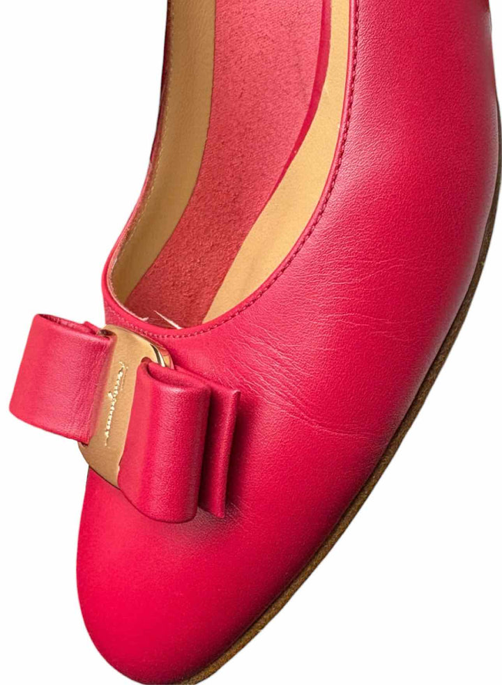 Ferragamo Size 8 Vara Leather Pumps