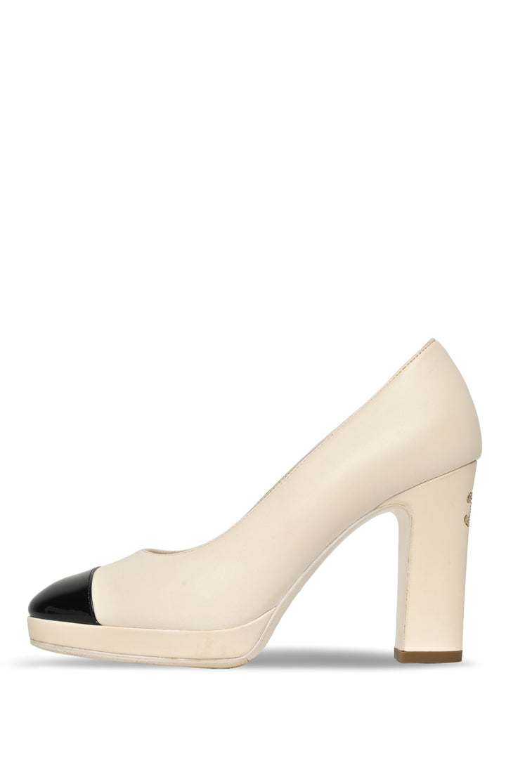 Chanel Size 35.5 Faux Pearl Interlocking CC Cap Toe Pumps