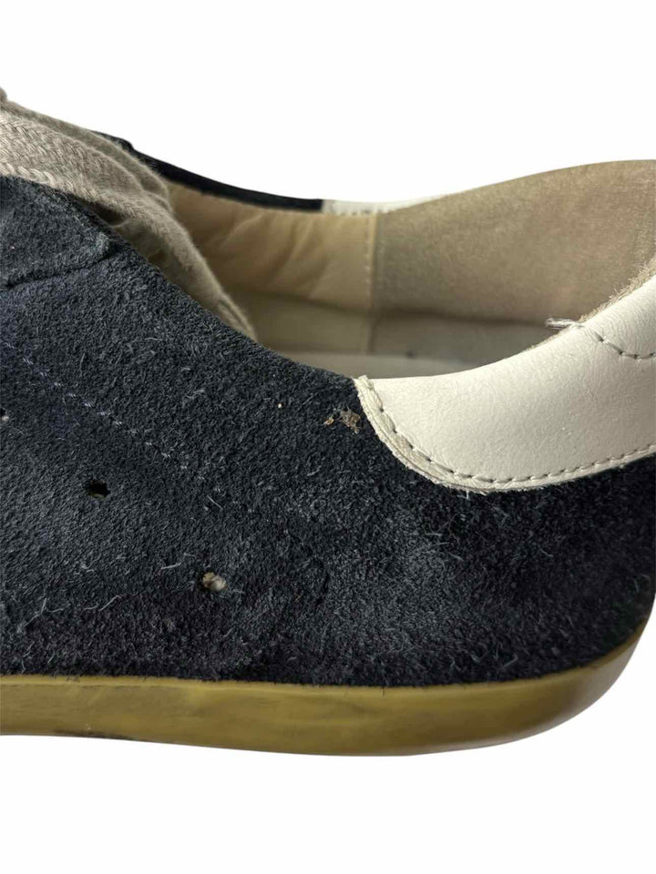 Golden Goose Size 41 Superstar Distressed Suede Sneaker