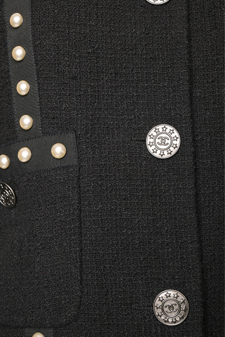 Chanel Size 40 Faux Pearl Tweed  Jacket