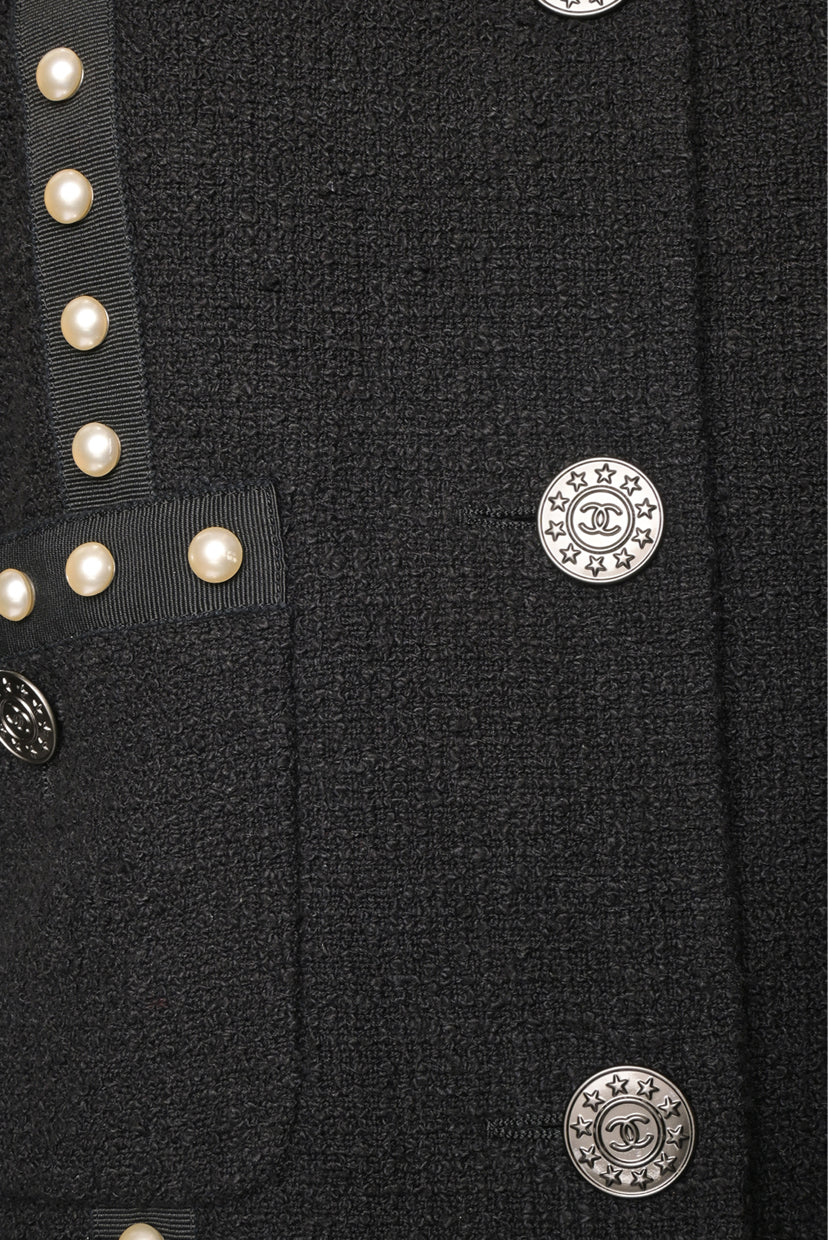 Chanel Size 40 Faux Pearl Tweed  Jacket