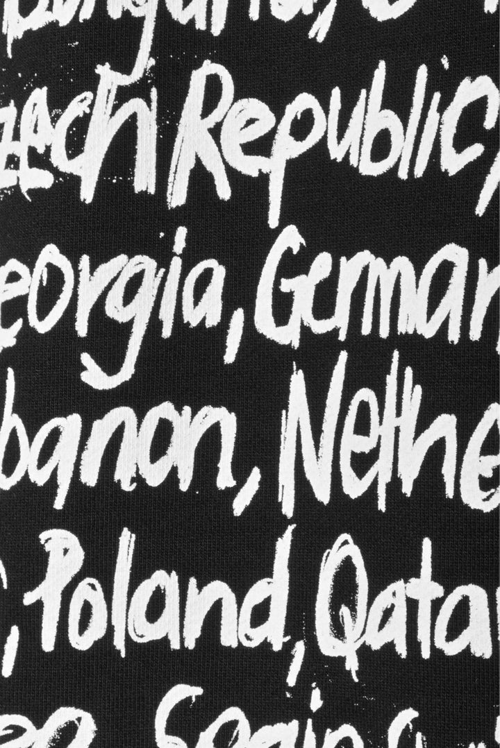 Vetements Size L Men's FW21 World Tour Logo Hoodie