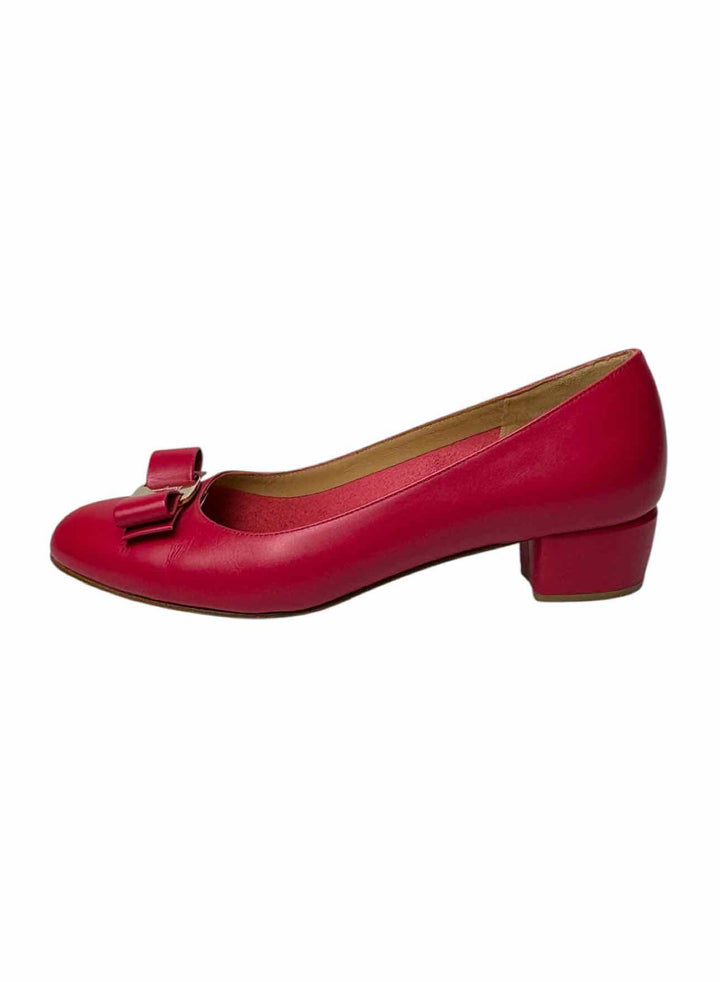 Ferragamo Size 8 Vara Leather Pumps