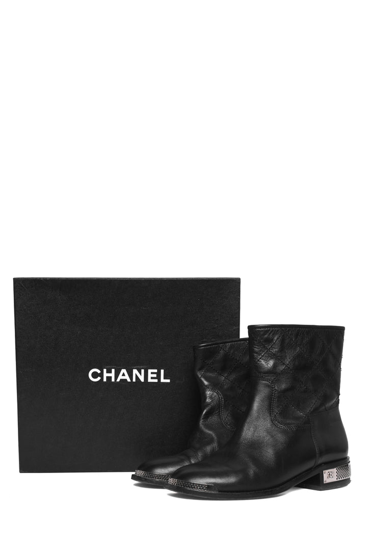Chanel Size 38 Quilted Leather Steel Toe Short Moto Boots