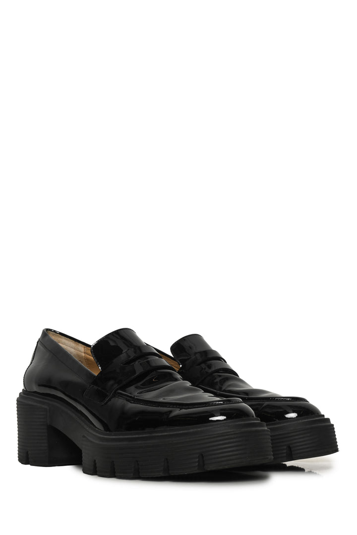 Stuart Weitzman Size 7.5 Sleek Loafers