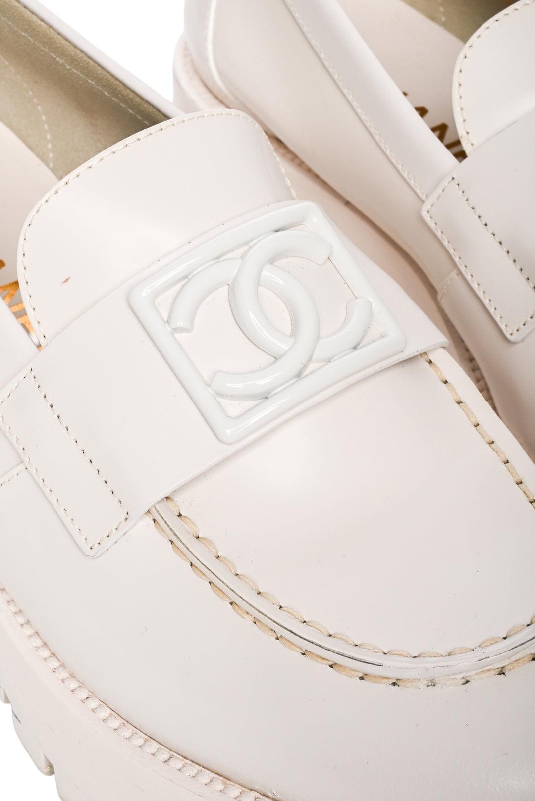 Chanel Size 38 Interlocking CC Leather Loafers
