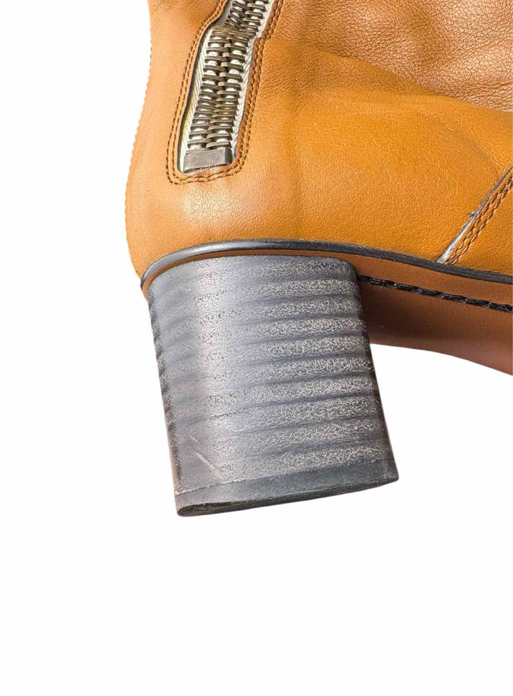 Chloe Size 38.5 Leather Side Zippers Ankle Boots