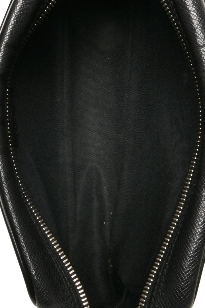 Louis Vuitton Taiga kaluga Toiletry Pouch