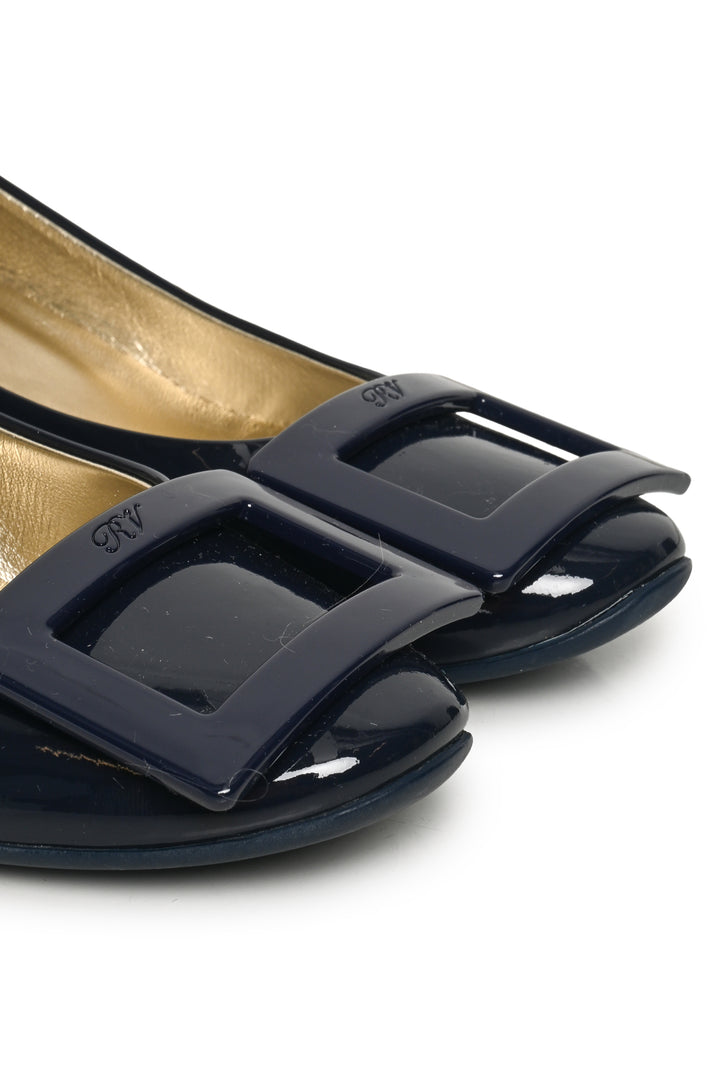 Roger Vivier Size 35 Patent Leather Buckle Block Heel Pumps
