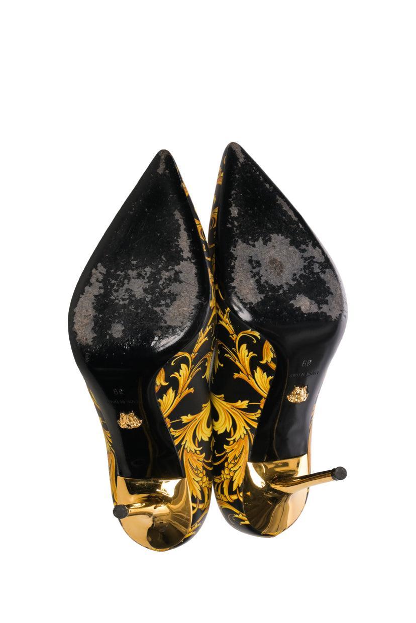 Versace Size 39 Barocco Printed Leather Medusa Palazzo Pumps