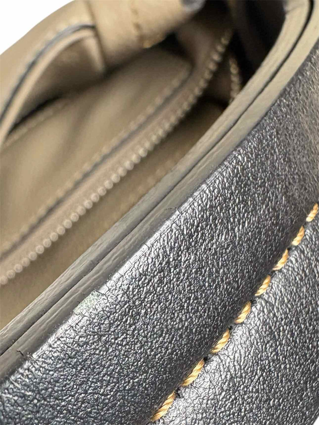 La Canadienne Maisie Taupe Leather  Purse