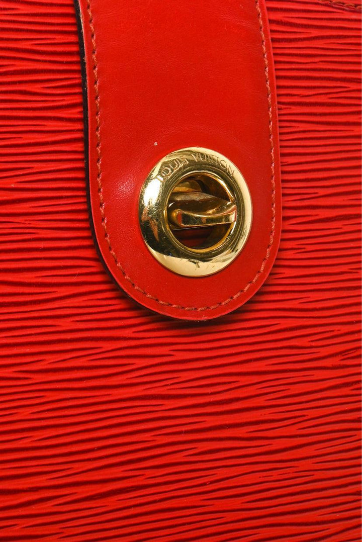 Louis Vuitton Vintage 1994 Epi Leather Cluny Bucket Shoulder Bag