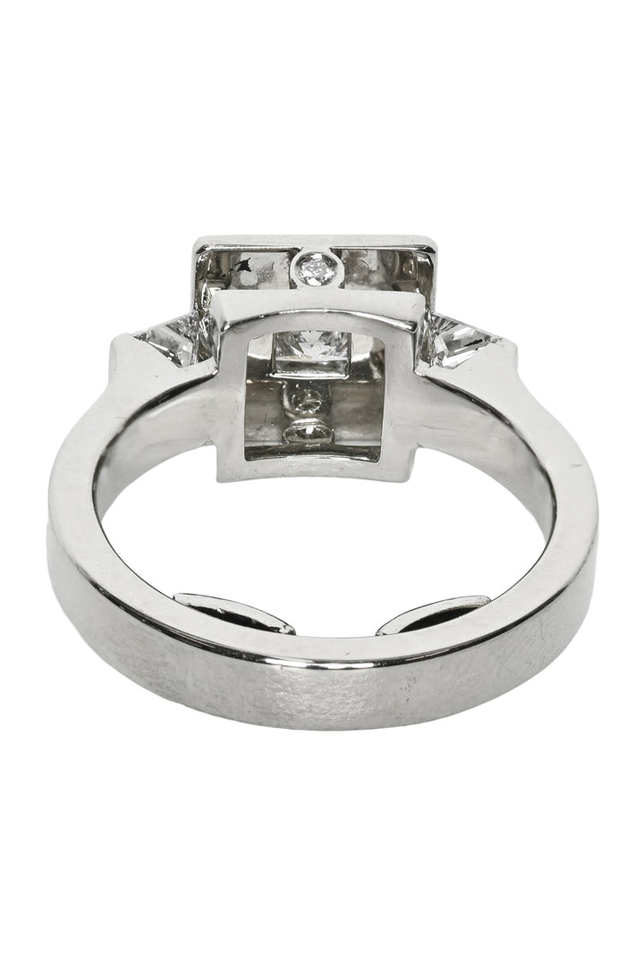 Stittgen Size 5 19k White Gold Diamond Ring