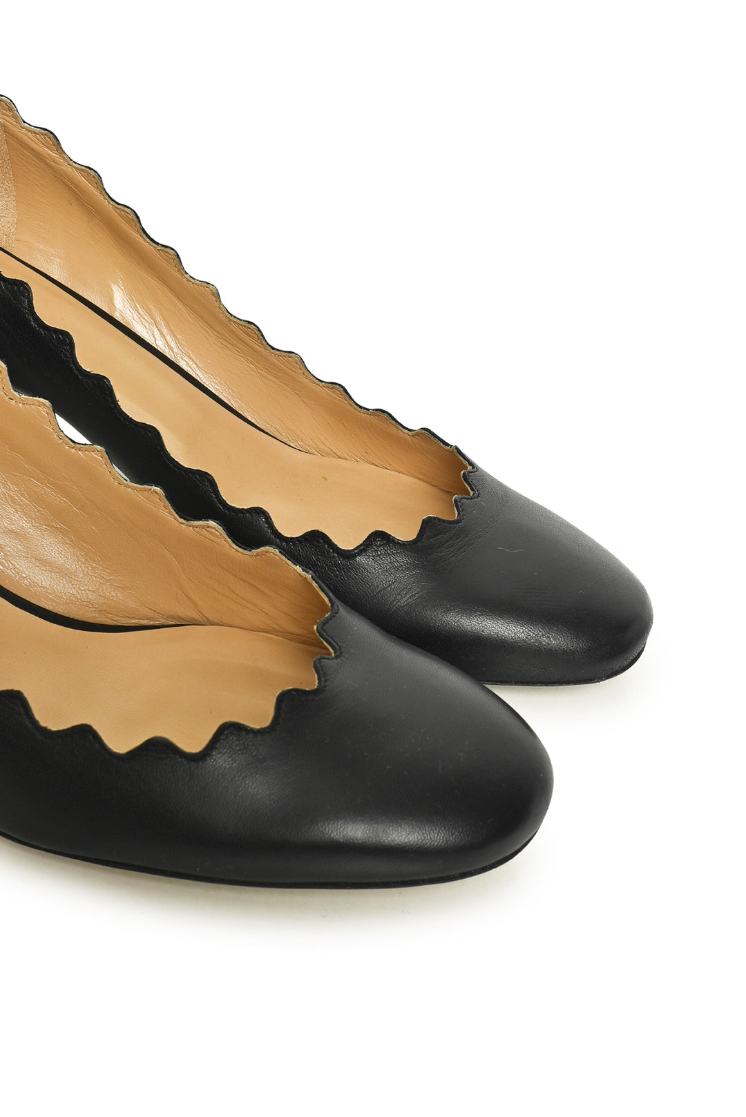 Chloe Size 39 Scalloped Leather Pumps