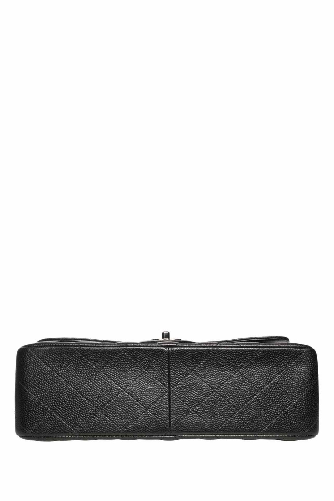 Chanel 2018 Caviar Quilted Jumbo Double Flap Shoulder Bag