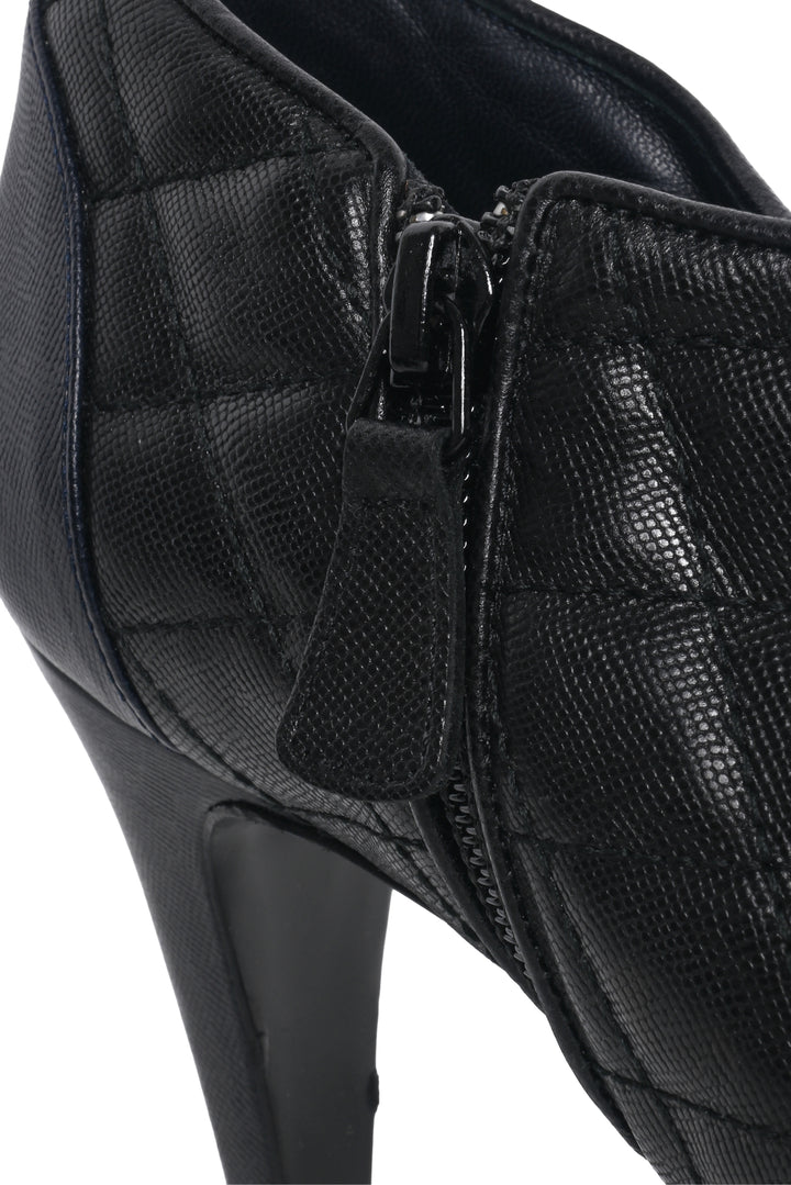 Chanel Size 39.5 Interlocking CC Logo Ankle Boots