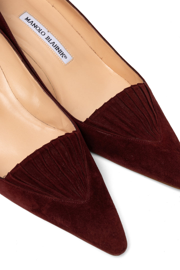 Manolo Blahnik Size 40.5 Pointed Toe Suede Pumps