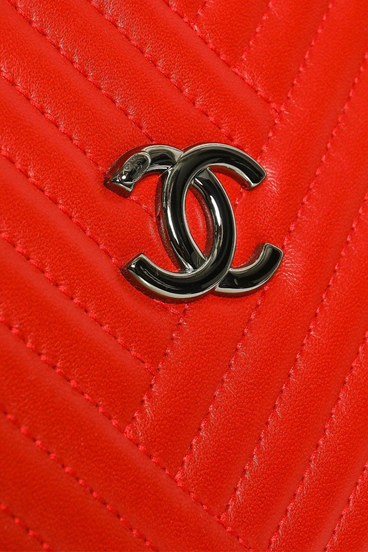 Chanel 2015-2016 Lambskin Quilted CC Crossing Shopping Tote