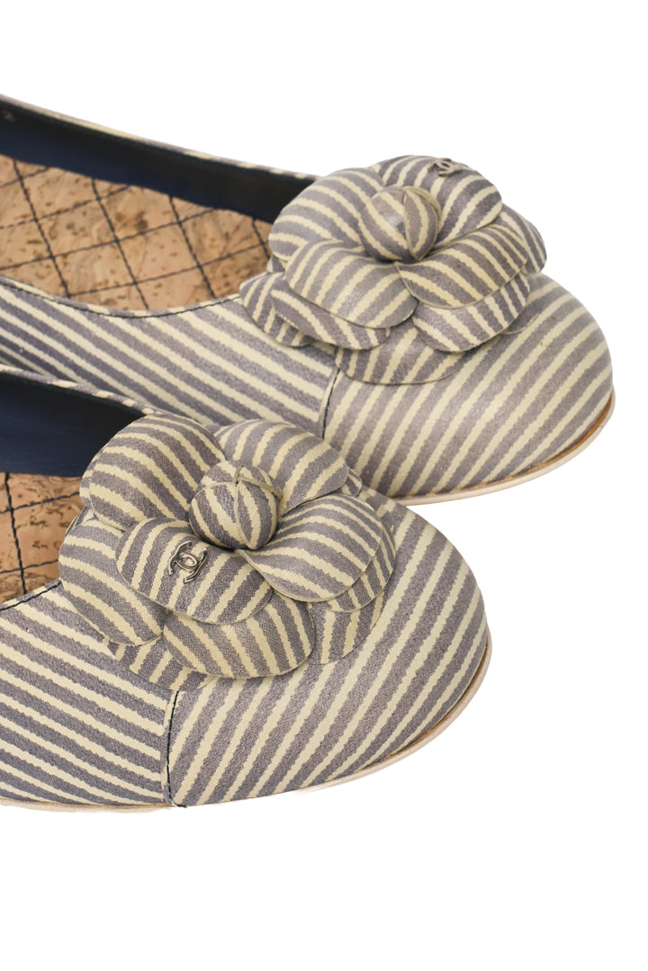 Chanel Size 38.5 Striped Camellia Ballet Flats