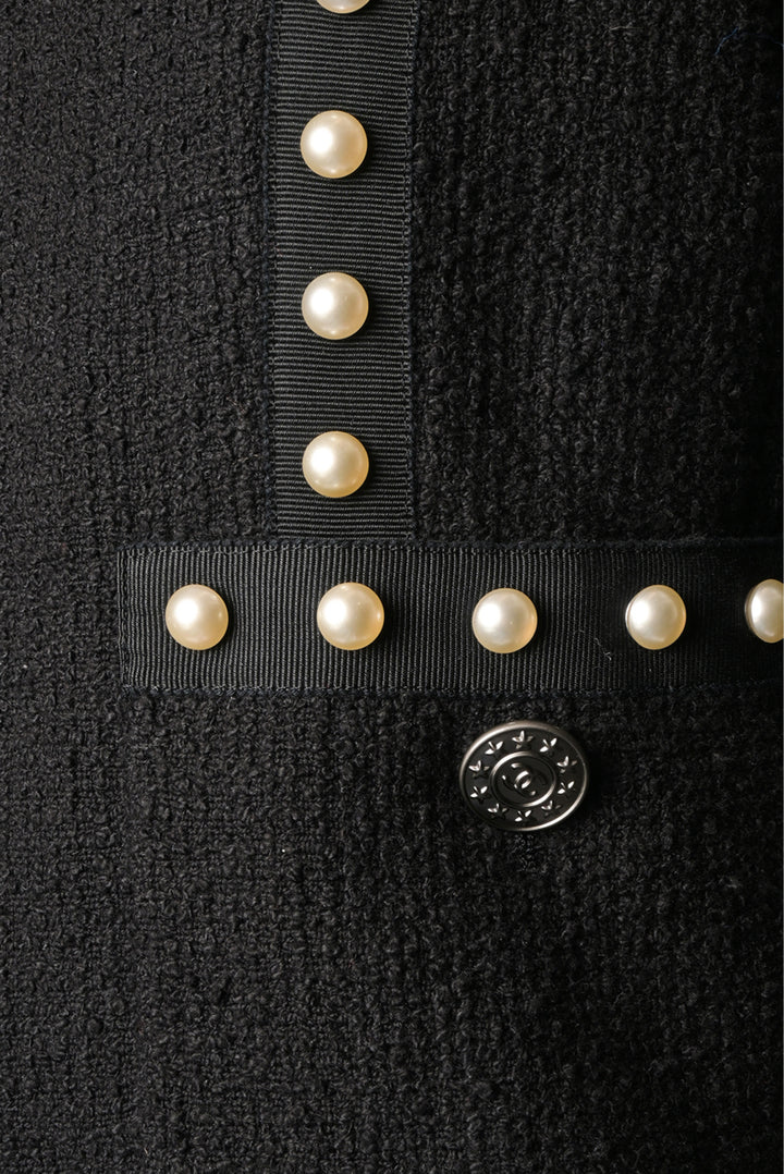 Chanel Size 40 Faux Pearl Tweed  Jacket
