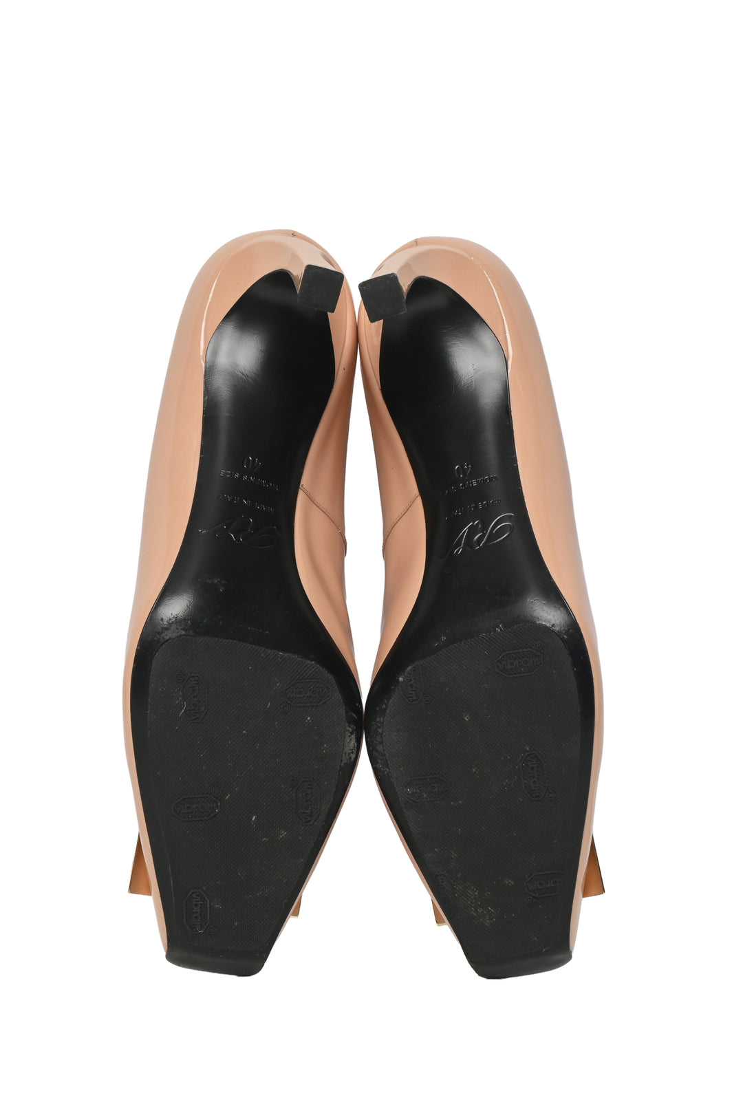 Roger Vivier Size 40 Trompette Patent Leather Pumps
