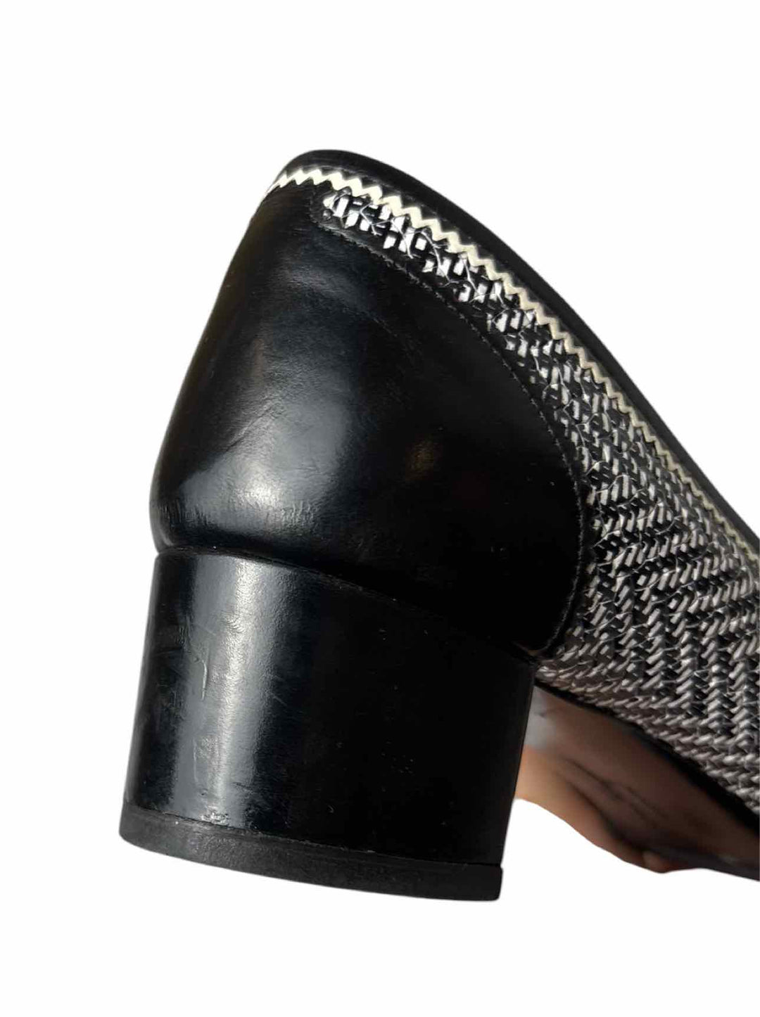 Ferragamo Size 8 Vara Leather Pumps
