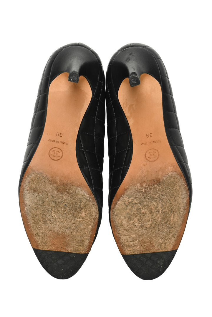 Chanel Size 39 Quilted CC Cap Toe Ankle Boots