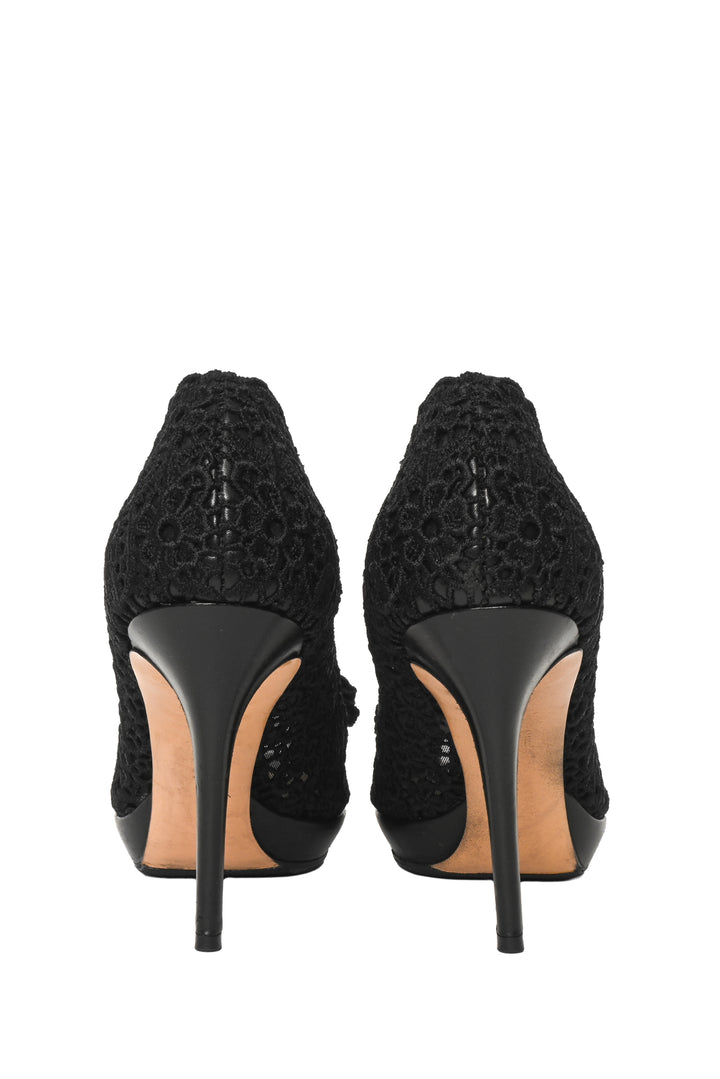 Salvatore Ferragamo Size 7.5 Lace Peep Toe Sandals